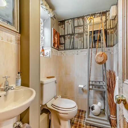 Crown Gardens * Rosedale Abbey